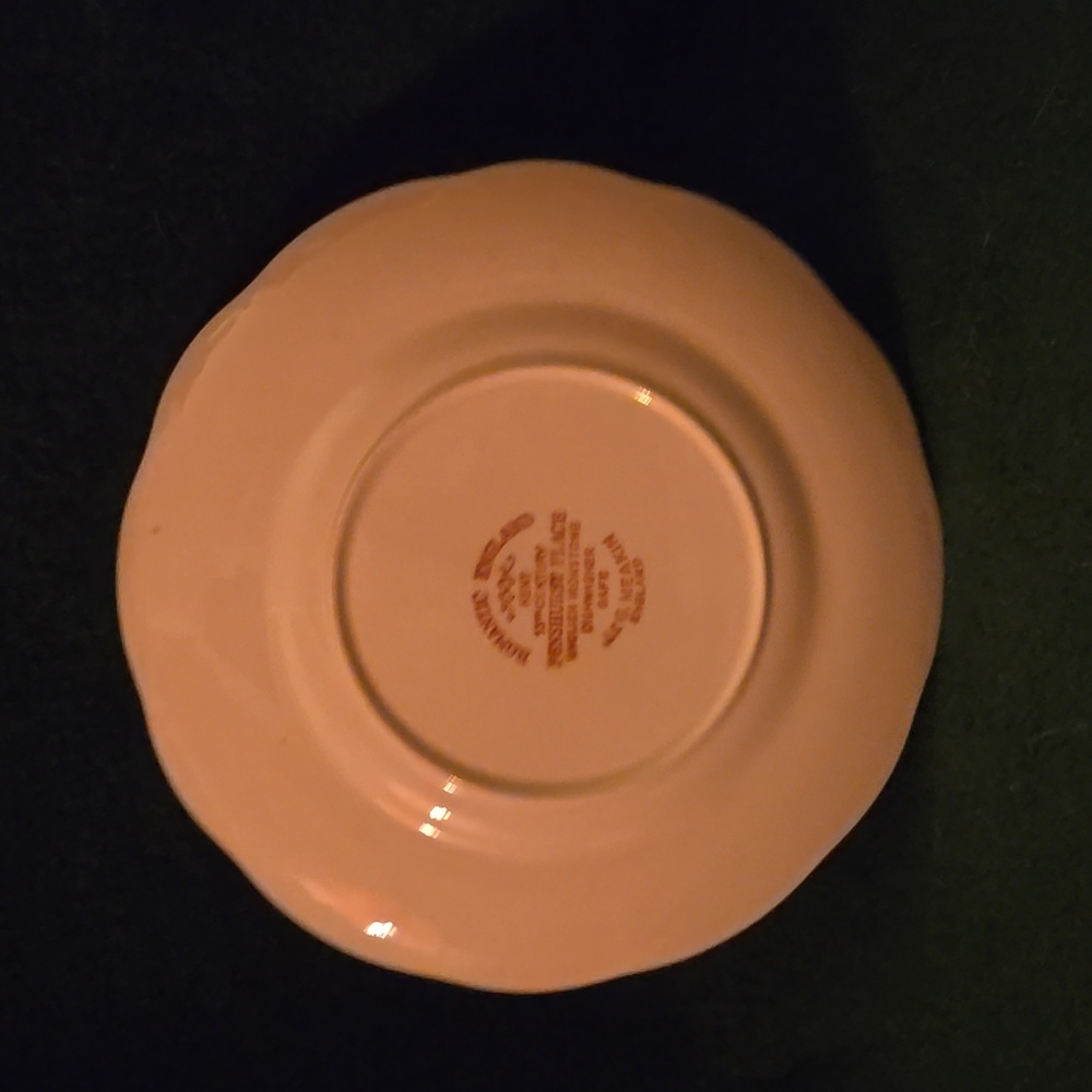Classic Pink Scenic Dinner Plates. - Picture 7 of 11